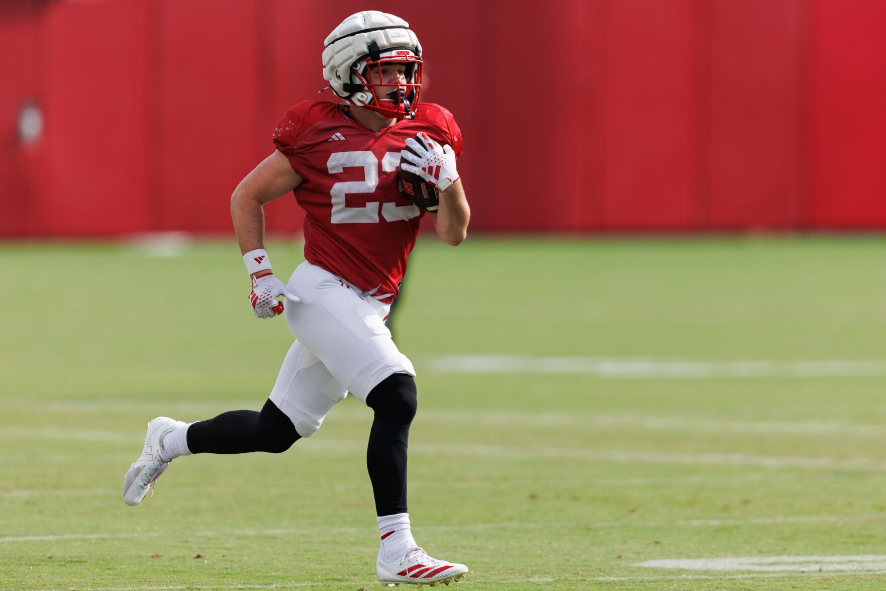 081225-owh-spo-huskerfb-16.JPG
